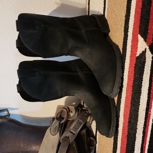 Ariat mens boots - new